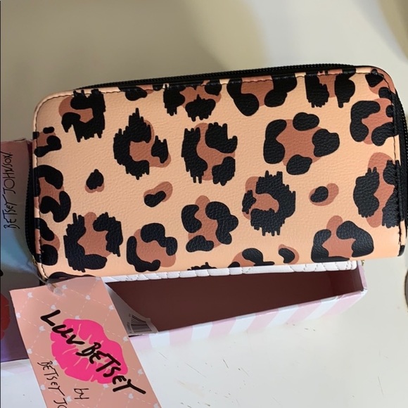 Betsey Johnson Wallet NWT - Picture 5 of 8